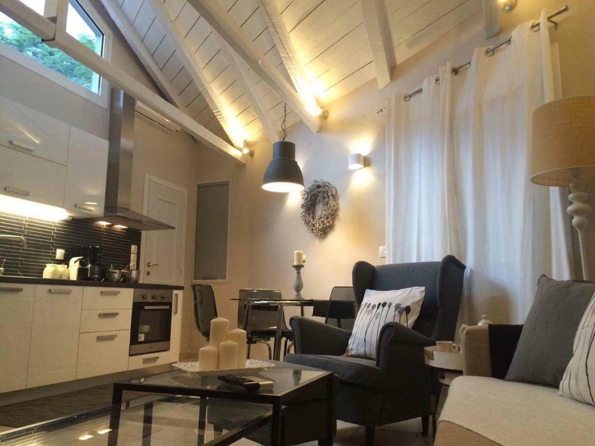 Meni Sweet Luxury Home ヴォロス エクステリア 写真