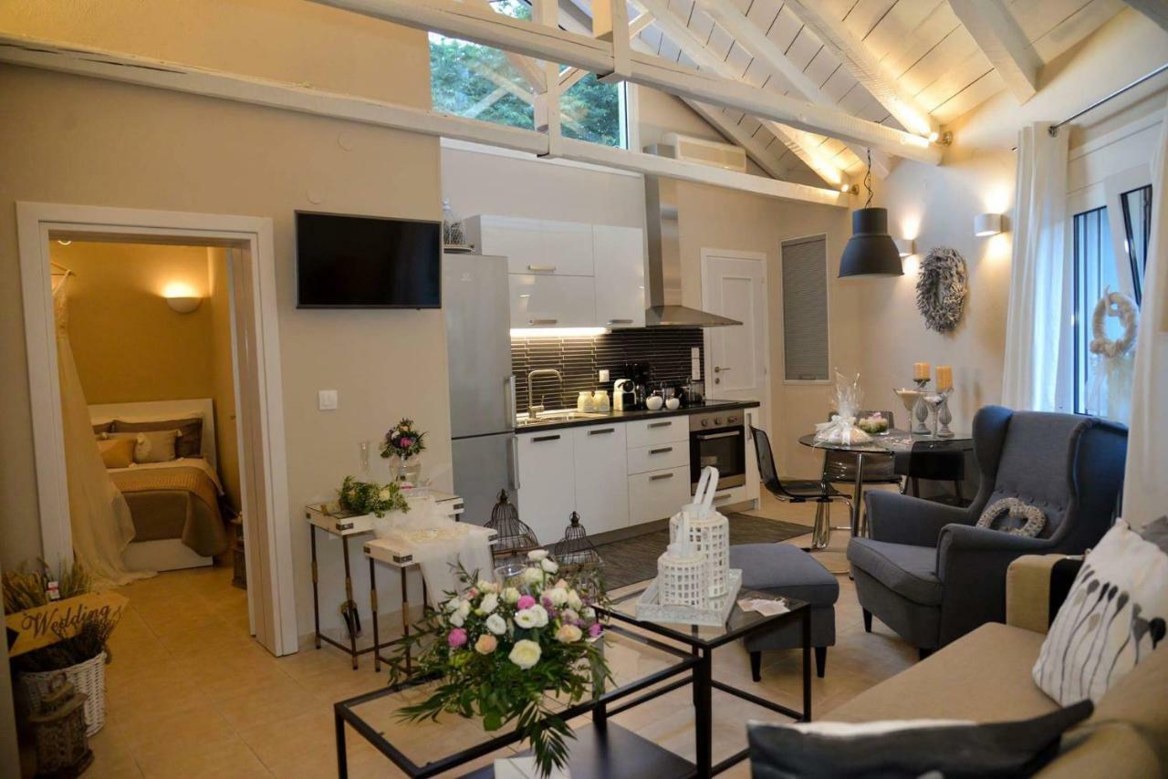 Meni Sweet Luxury Home ヴォロス エクステリア 写真
